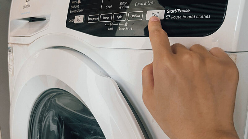 https://www.aceshotels.com/wp-content/uploads/2024/02/Self-service-laundry-area-800x450.jpg